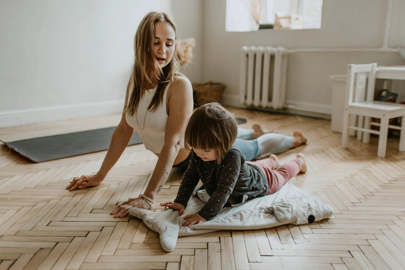 Yoga y el Cuidado de la Piel: la Conexión Mente-Cuerpo para una Piel Radiante - Mar Amoli