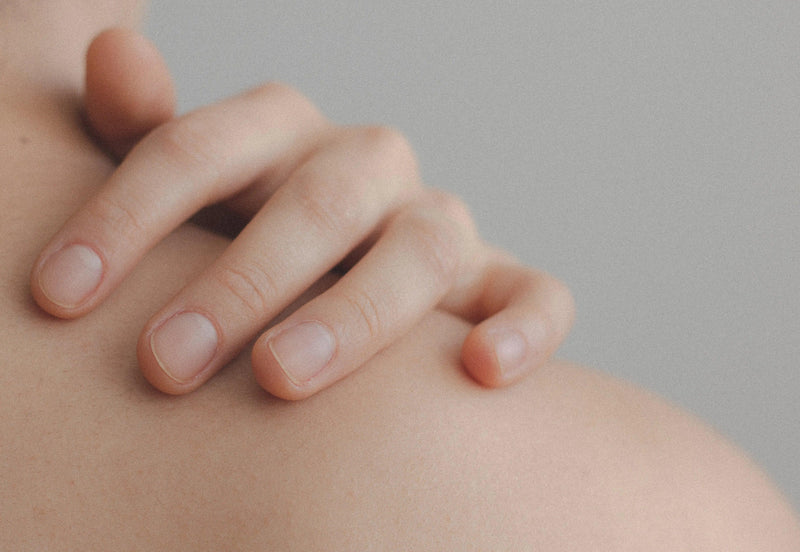 La Diferencia entre la Piel del Rostro y la Piel del Cuerpo: Cómo Cuidar de Ambas - Mar Amoli
