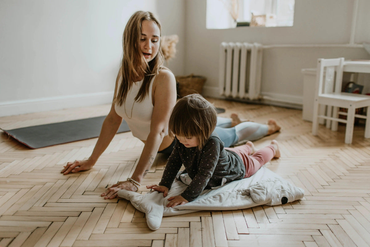 Yoga y el Cuidado de la Piel: la Conexión Mente-Cuerpo para una Piel Radiante - Mar Amoli